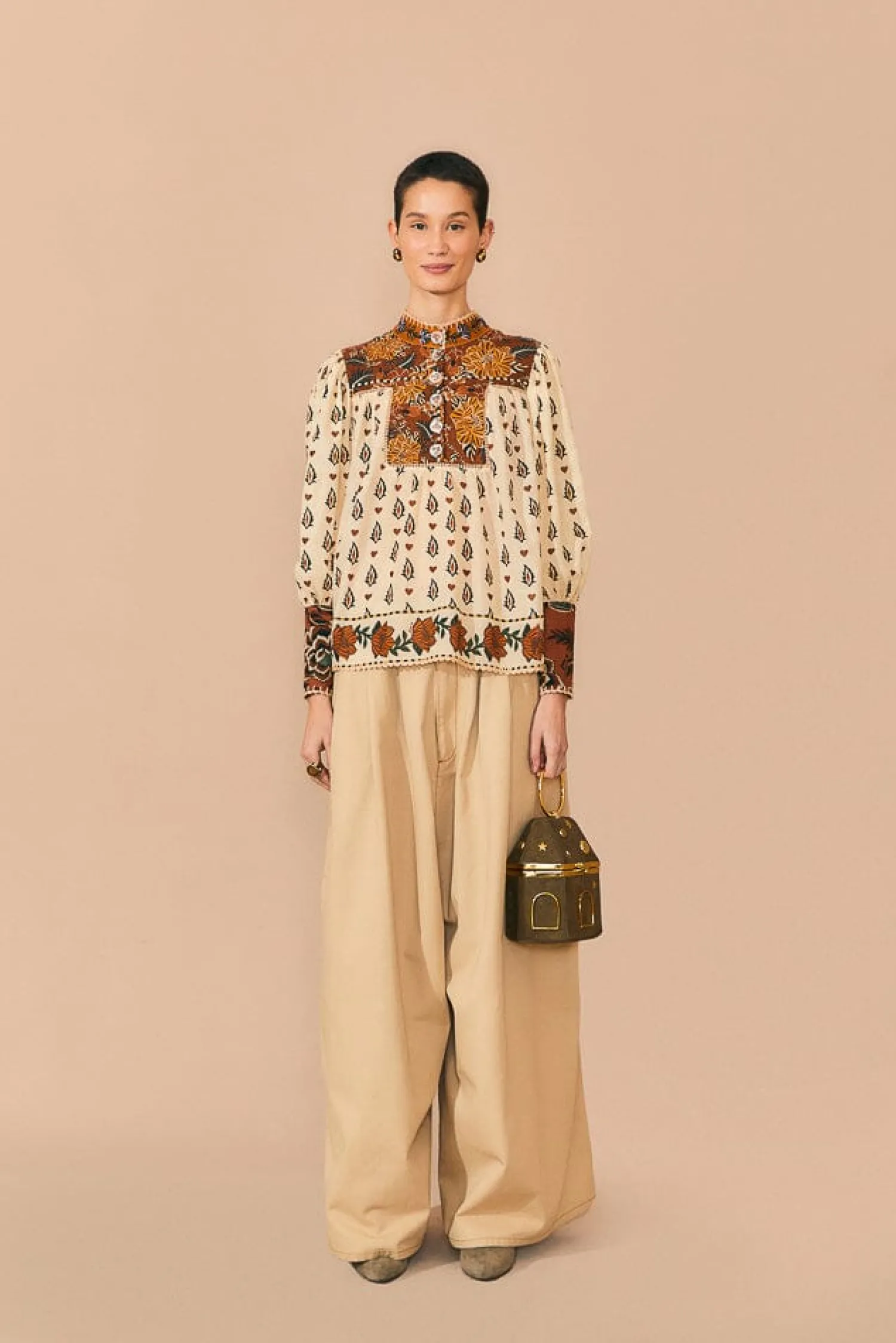 FARM Rio BEIGE AINIKA FLORAL LONG SLEEVE BLOUSE