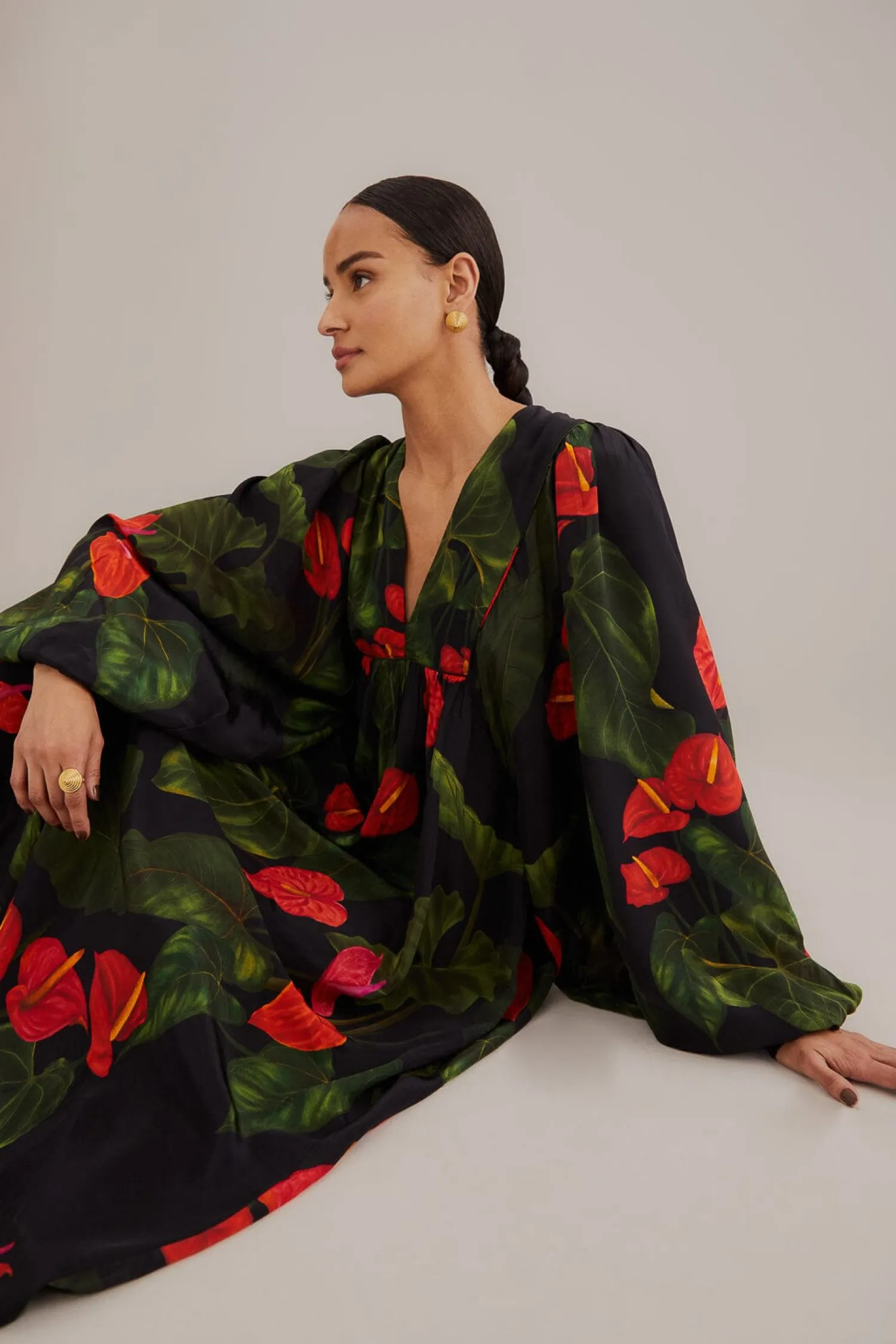 FARM Rio BLACK ANTHURIUM V NECK MAXI DRESS