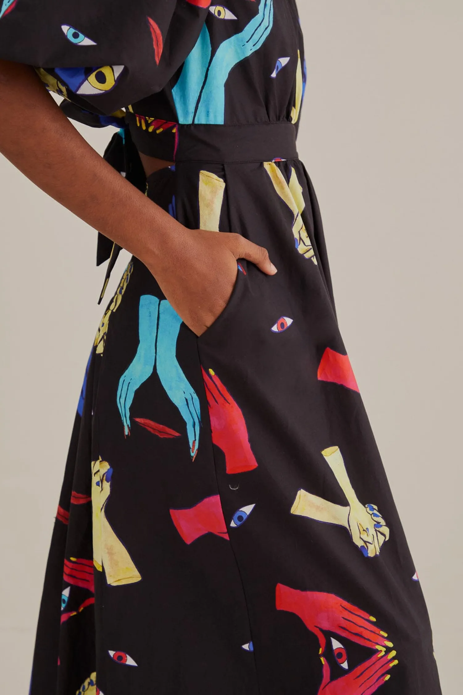 FARM Rio BLACK COLORFUL TOGETHER SHORT SLEEVE MIDI DRESS