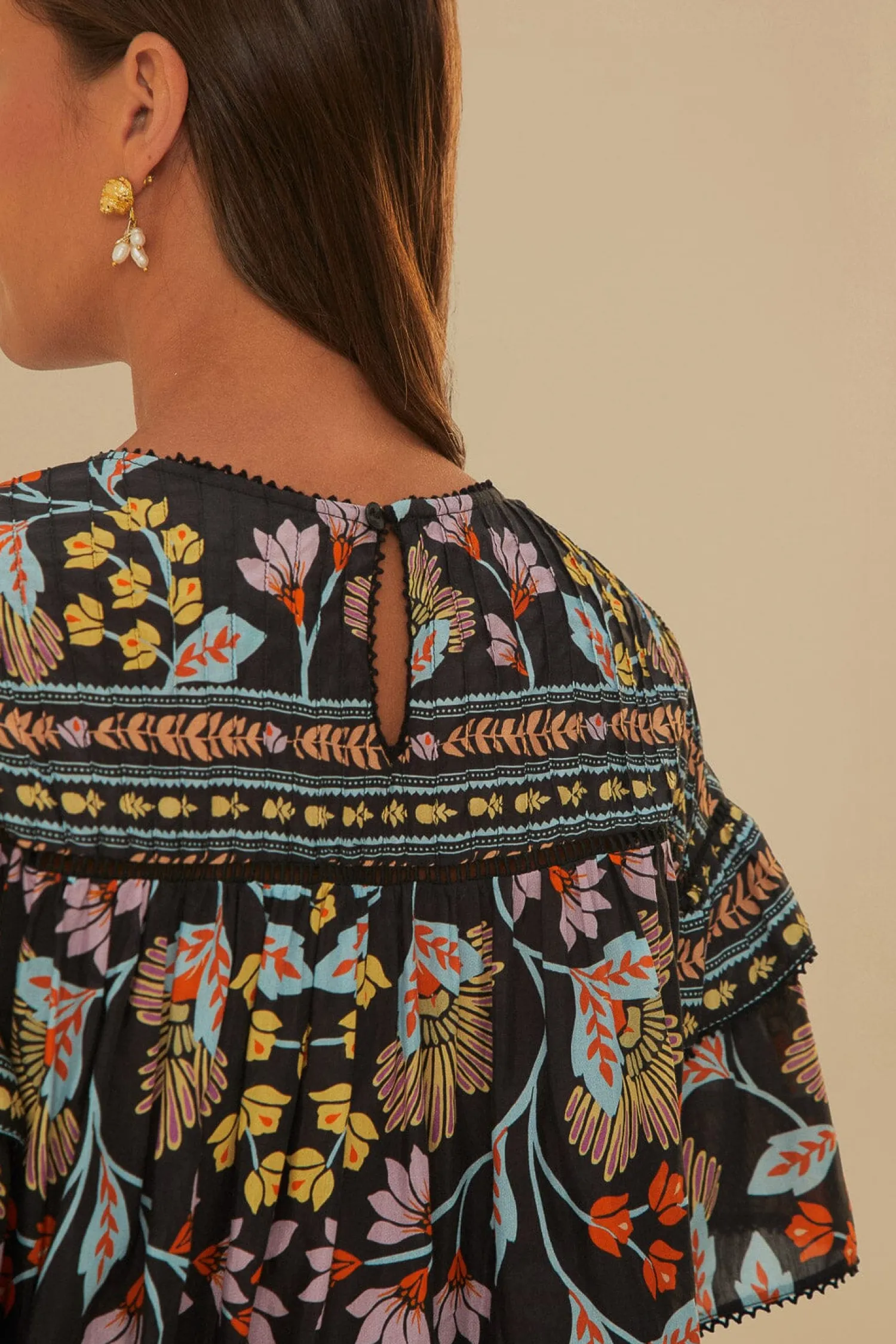 FARM Rio BLACK FLOWERY RUFFLE BLOUSE