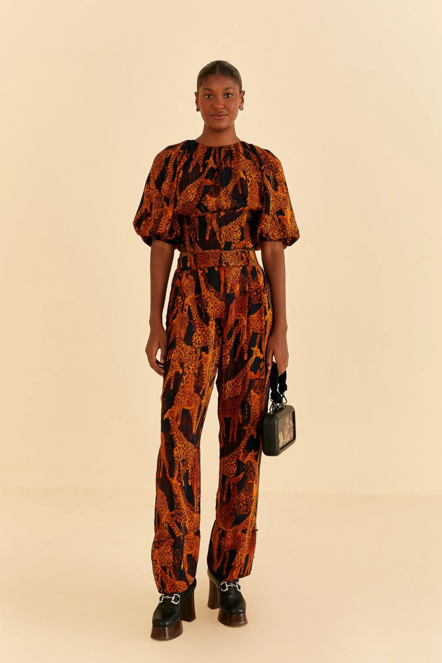 FARM Rio BLACK GIRAFFES PUFF SLEEVE BLOUSE