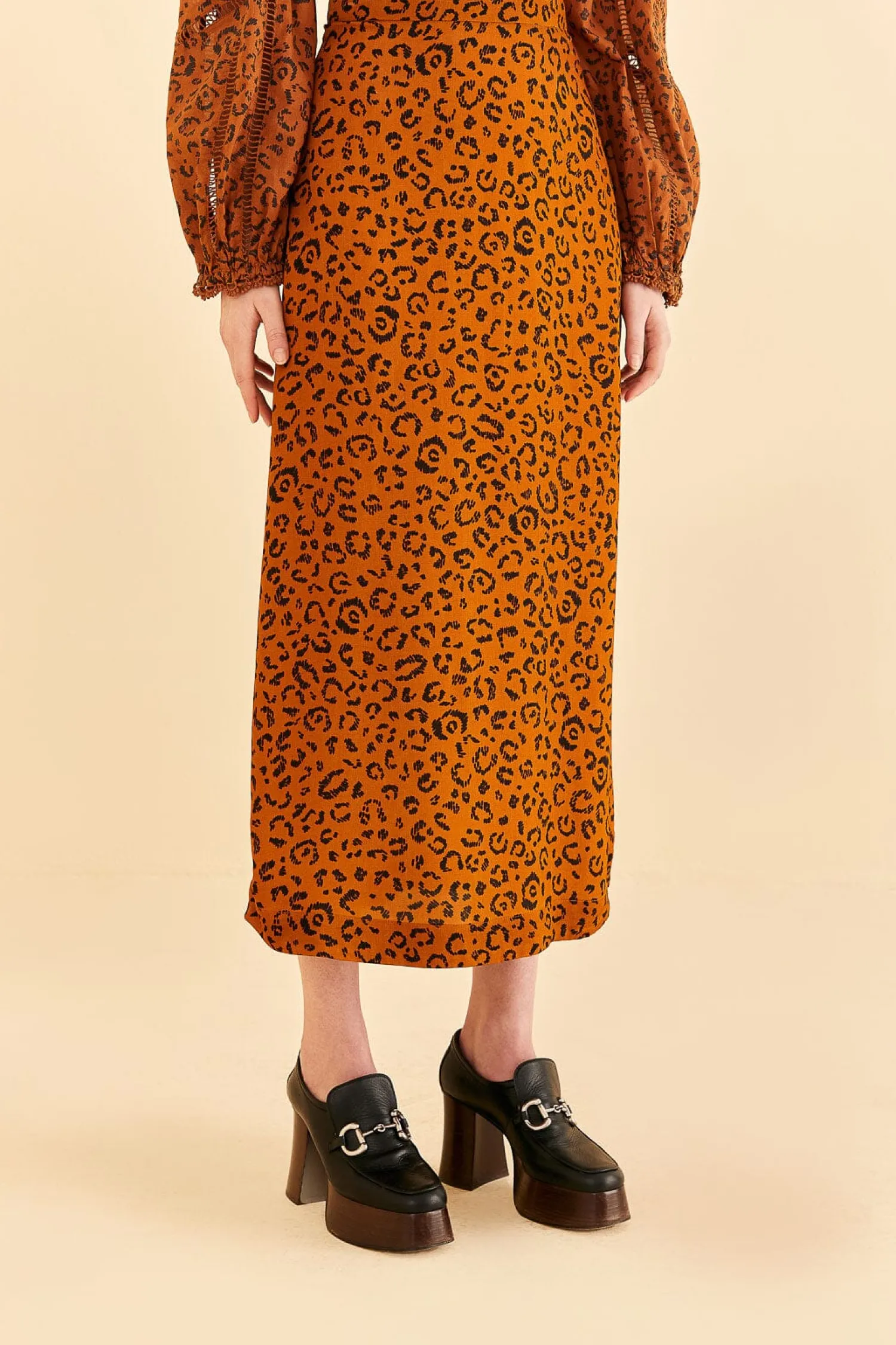 FARM Rio BLACK LEOPARDS TEXTURE MIDI SKIRT