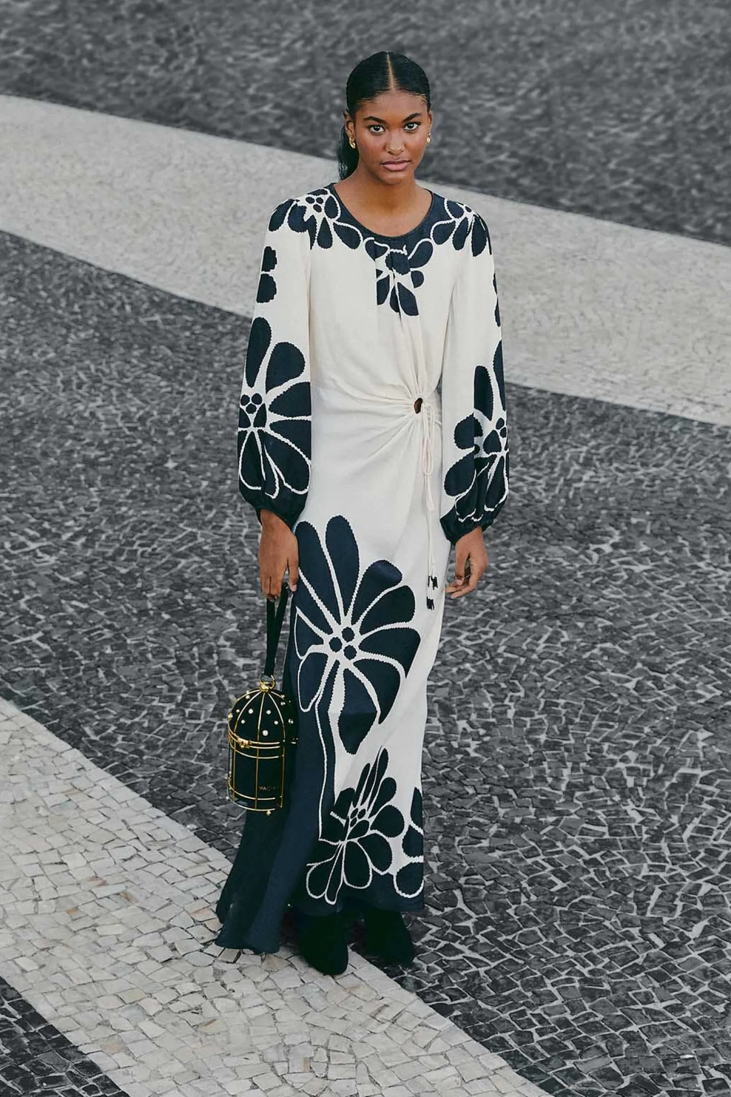 FARM Rio BLACK PALERMO CUT OUT LENZING™ ECOVERO™ VISCOSE MAXI DRESS
