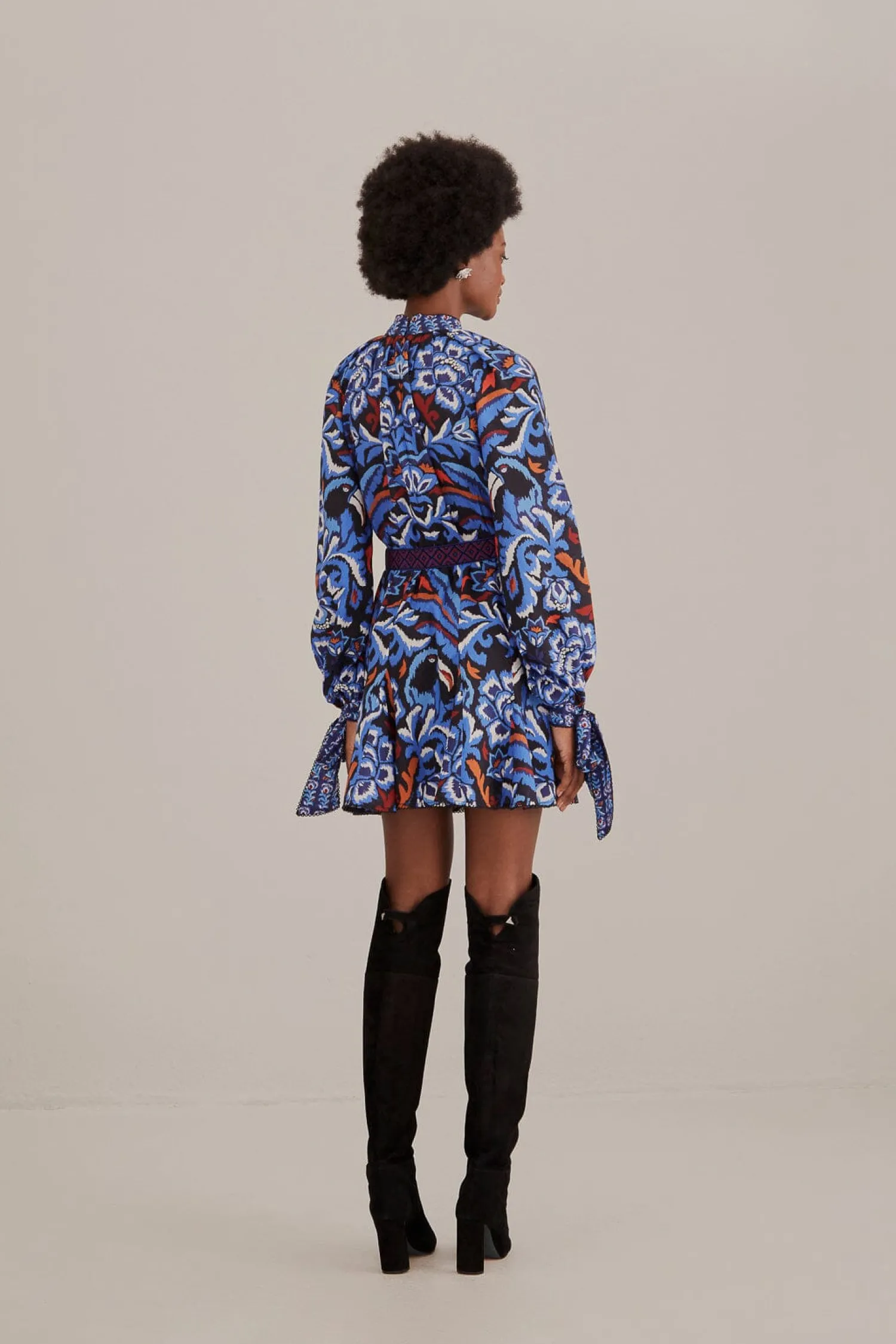 FARM Rio BLACK TOUCANS SCARF LONG SLEEVE MINI DRESS