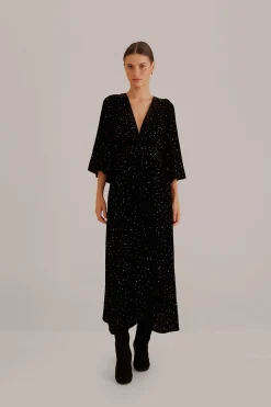 FARM Rio  BLACK VELVET  SHORT SLEEVE MIDI DRESS