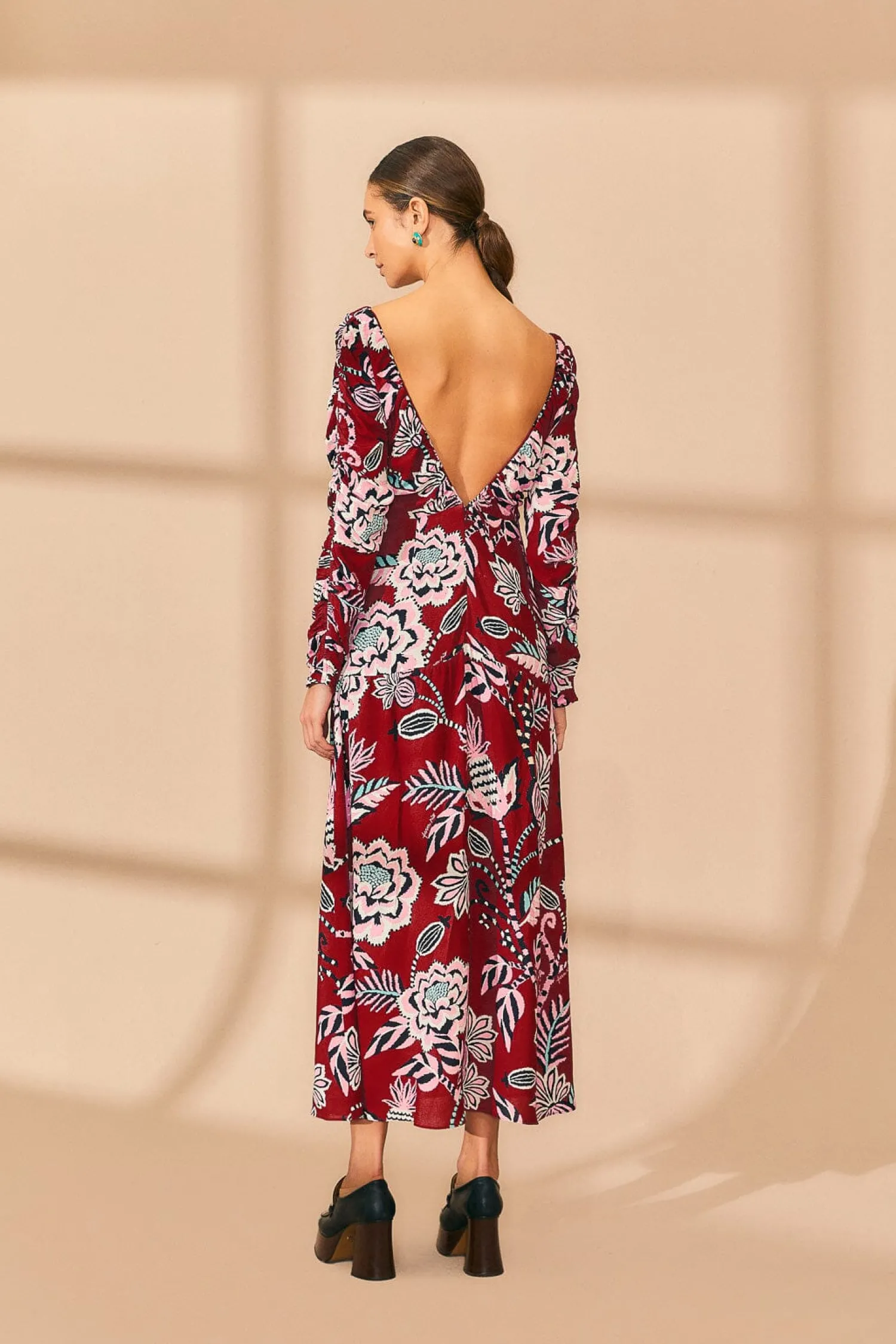 FARM Rio BURGUNDY PINEAPPLE INSPIRATION V NECK MAXI DRESS