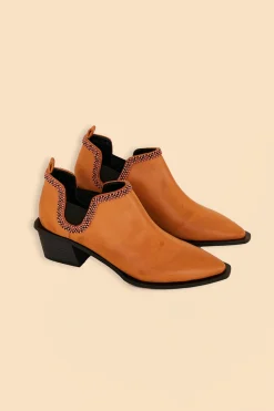 FARM Rio CARAMEL LOW CUT BOOT