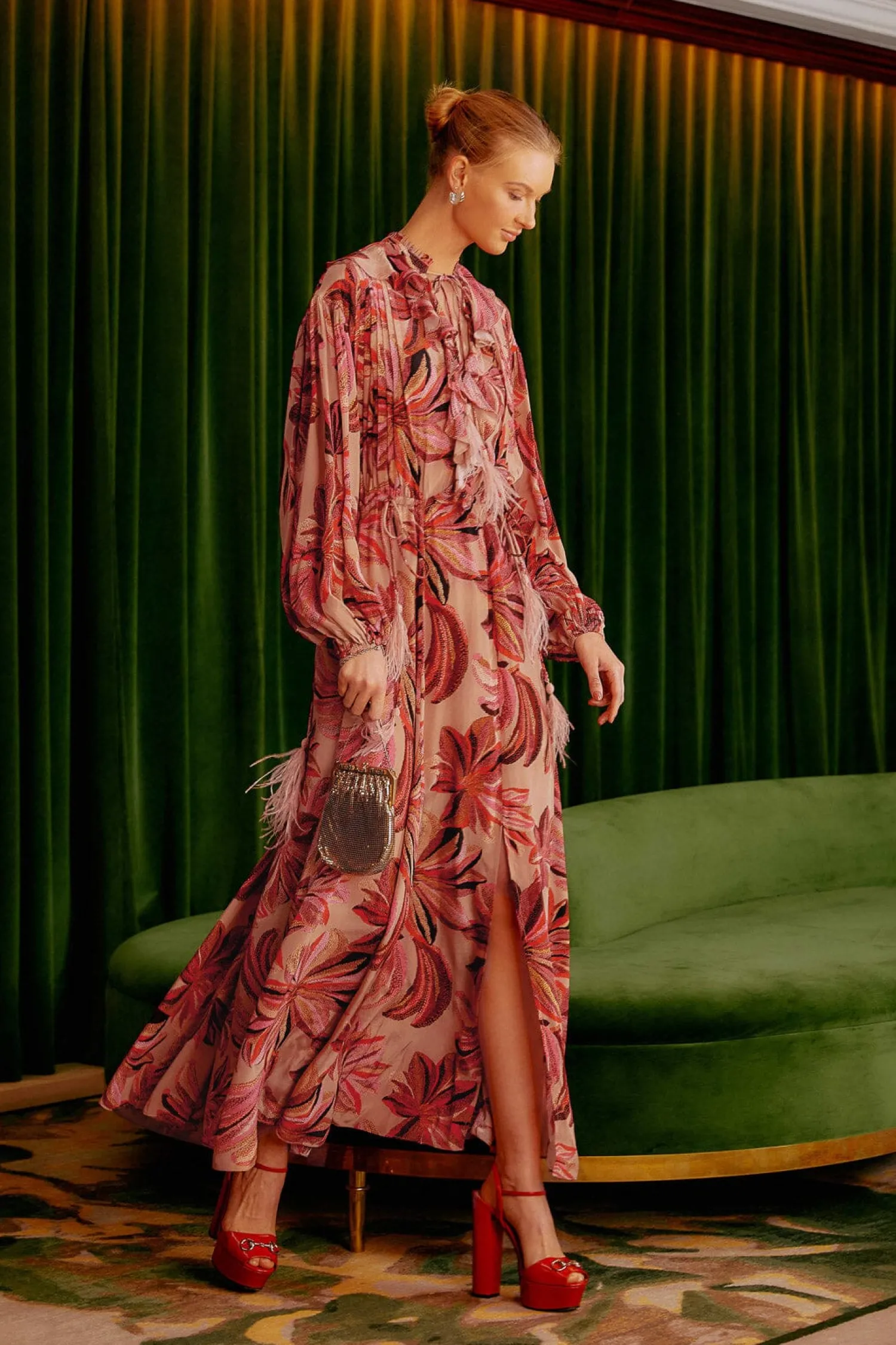 FARM Rio FLORAL TAPESTRY V NECK MAXI DRESS