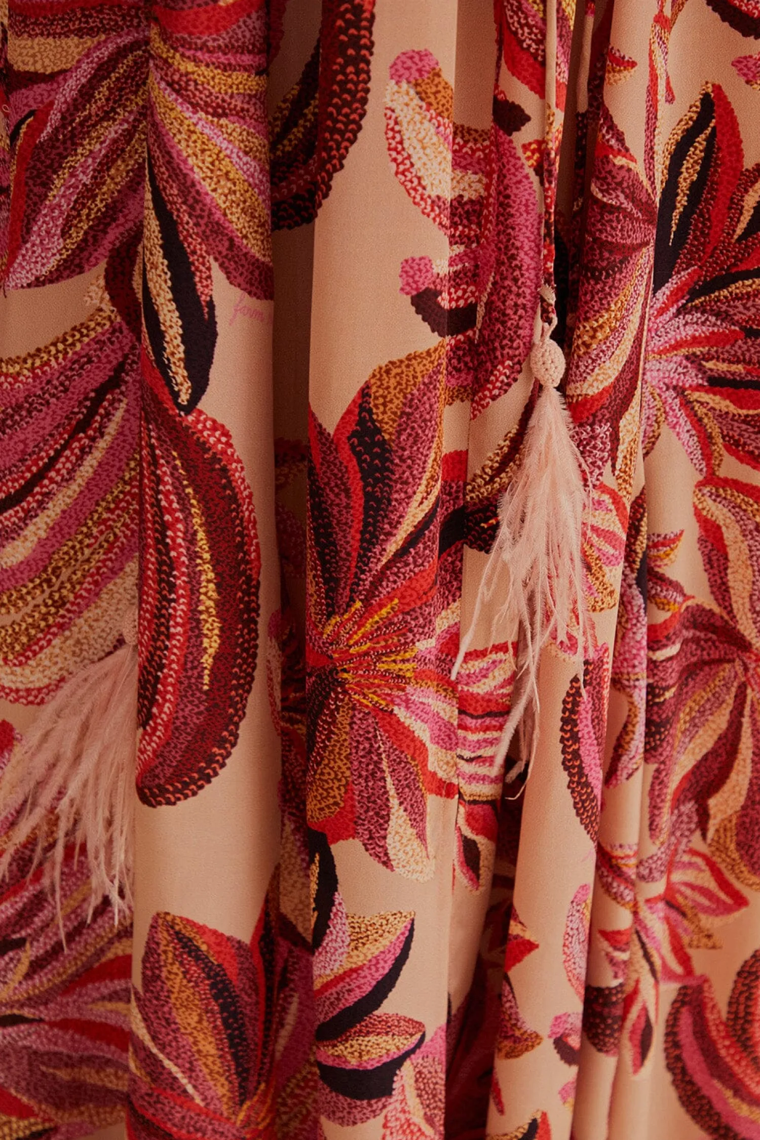 FARM Rio FLORAL TAPESTRY V NECK MAXI DRESS