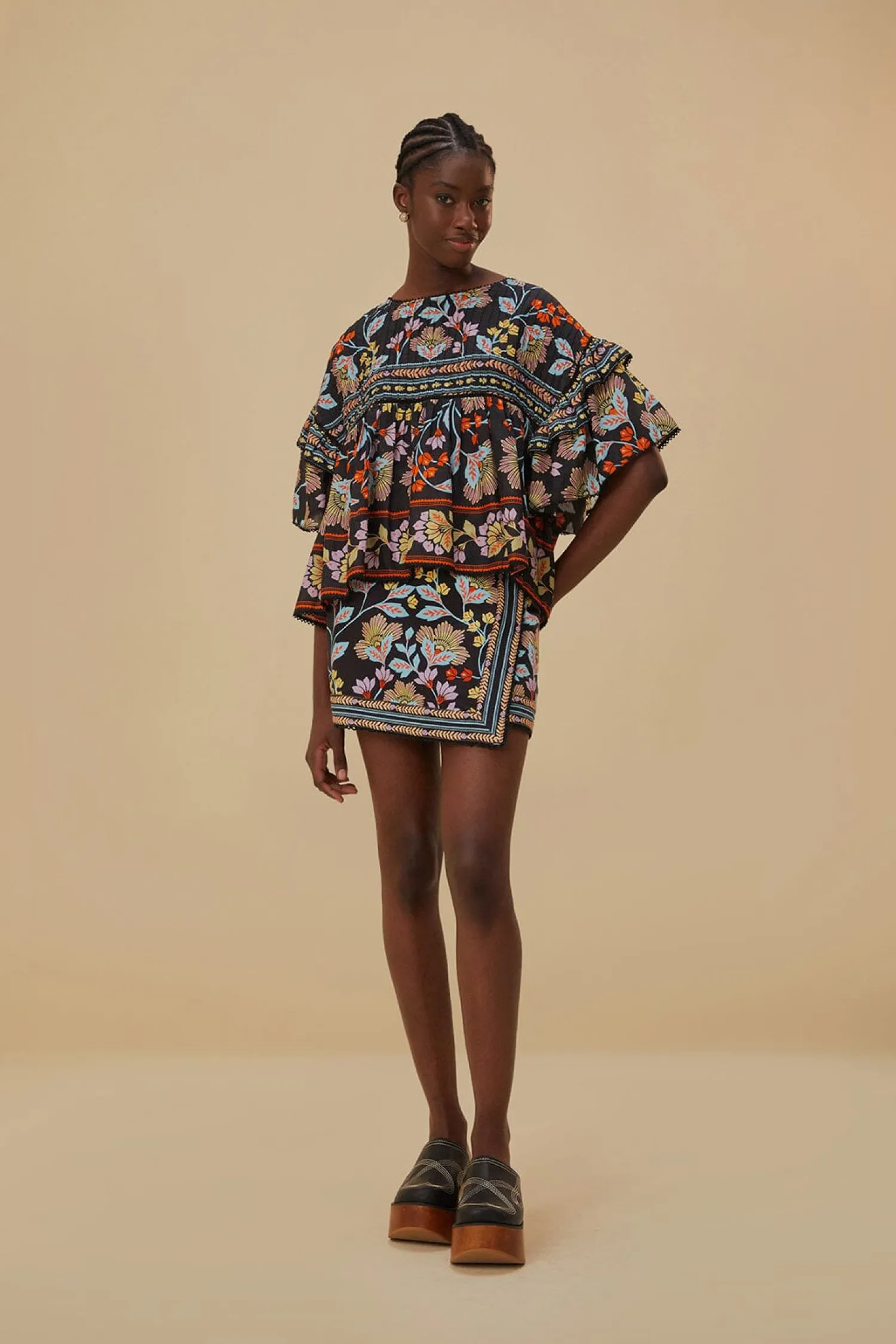 FARM Rio FLOWERY BLACK MINI SKIRT