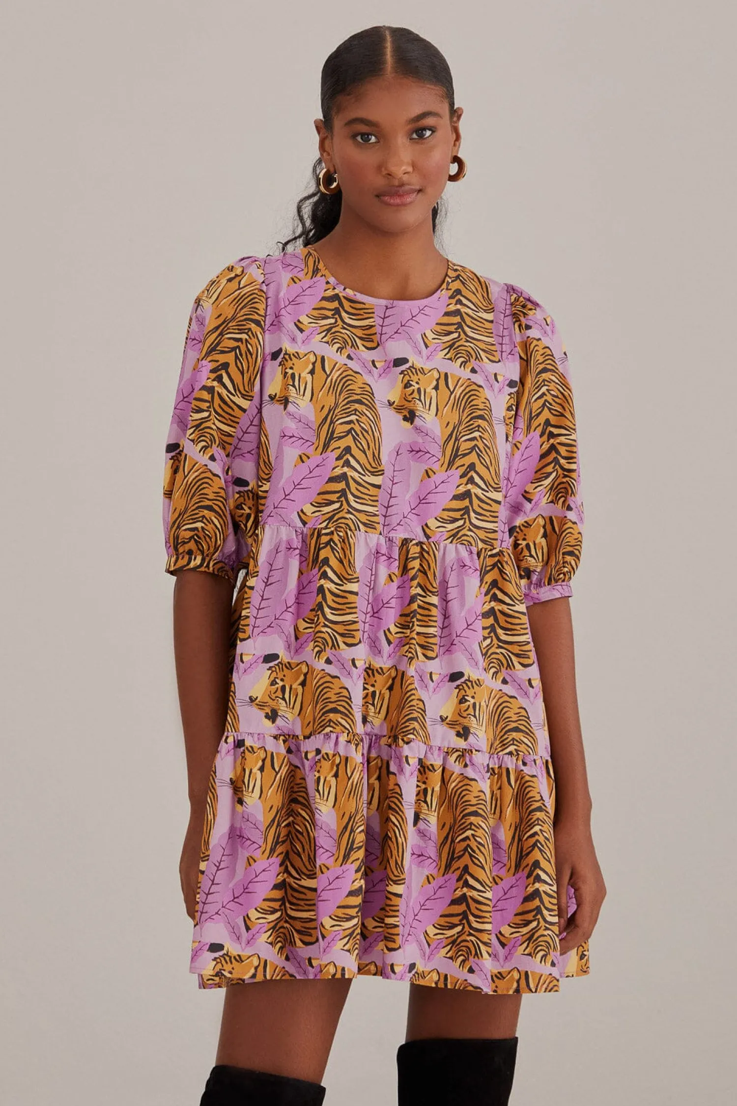 FARM Rio LAVENDER TIGER LEAVES PUFF SLEEVE MINI DRESS