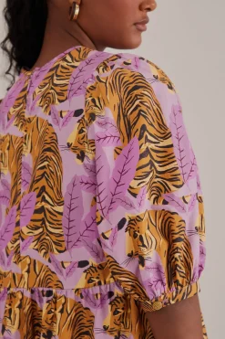 FARM Rio LAVENDER TIGER LEAVES PUFF SLEEVE MINI DRESS