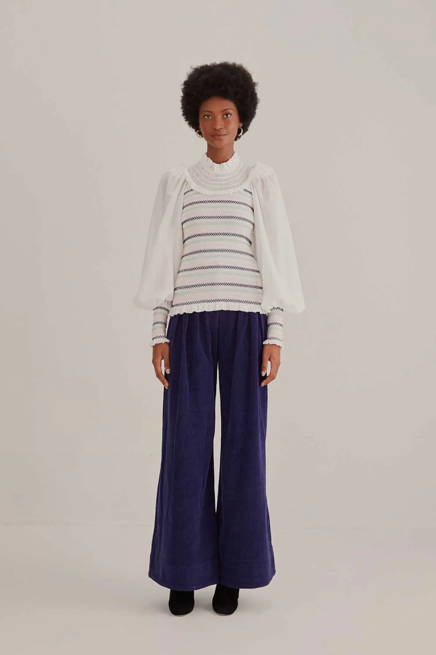 FARM Rio NAVY BLUE LOW WAISTED TAILORED PANTS