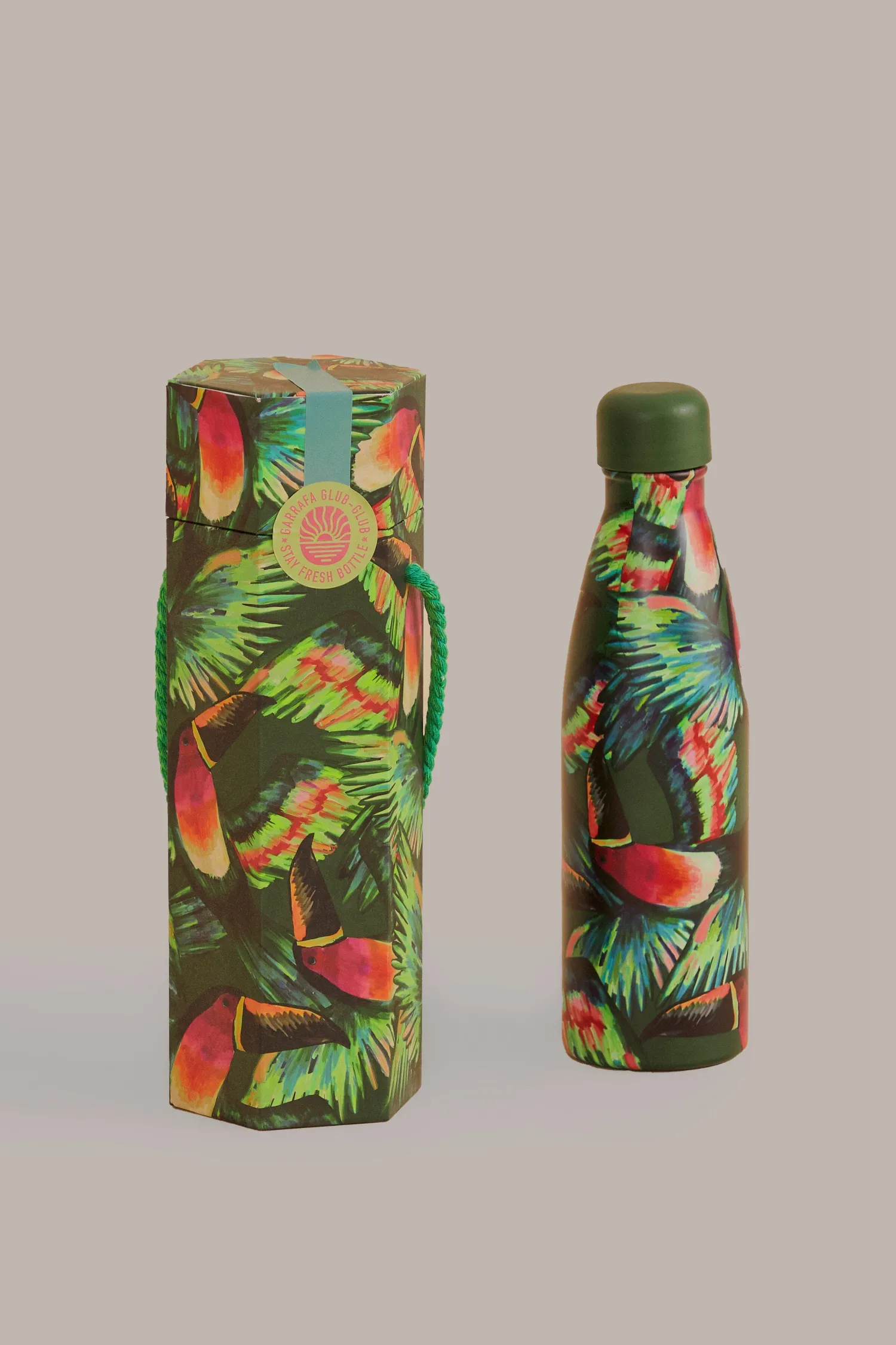 FARM Rio PAINTED TOUCANS STAY FRESH BOTTLE