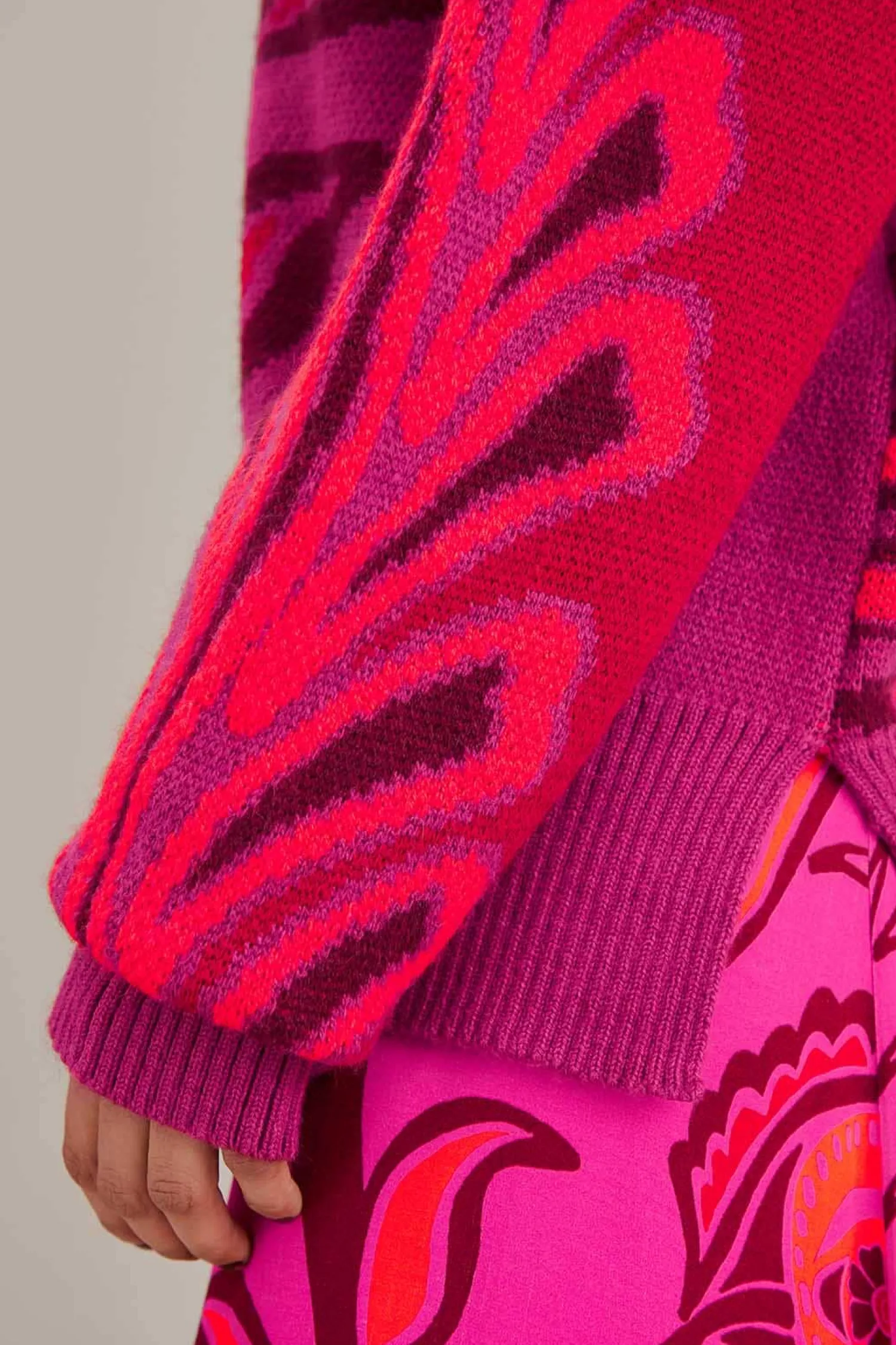 FARM Rio PINK BOLD FLORAL KNIT SWEATER
