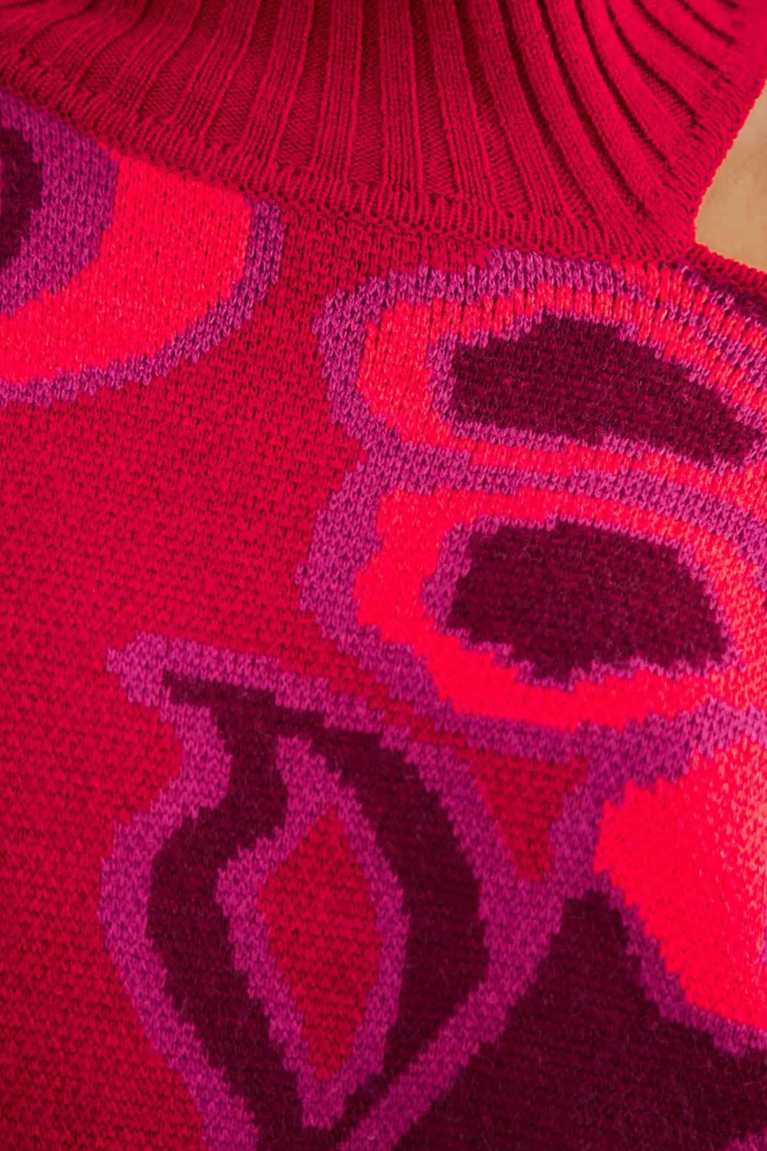 FARM Rio PINK BOLD FLORAL KNIT SWEATER