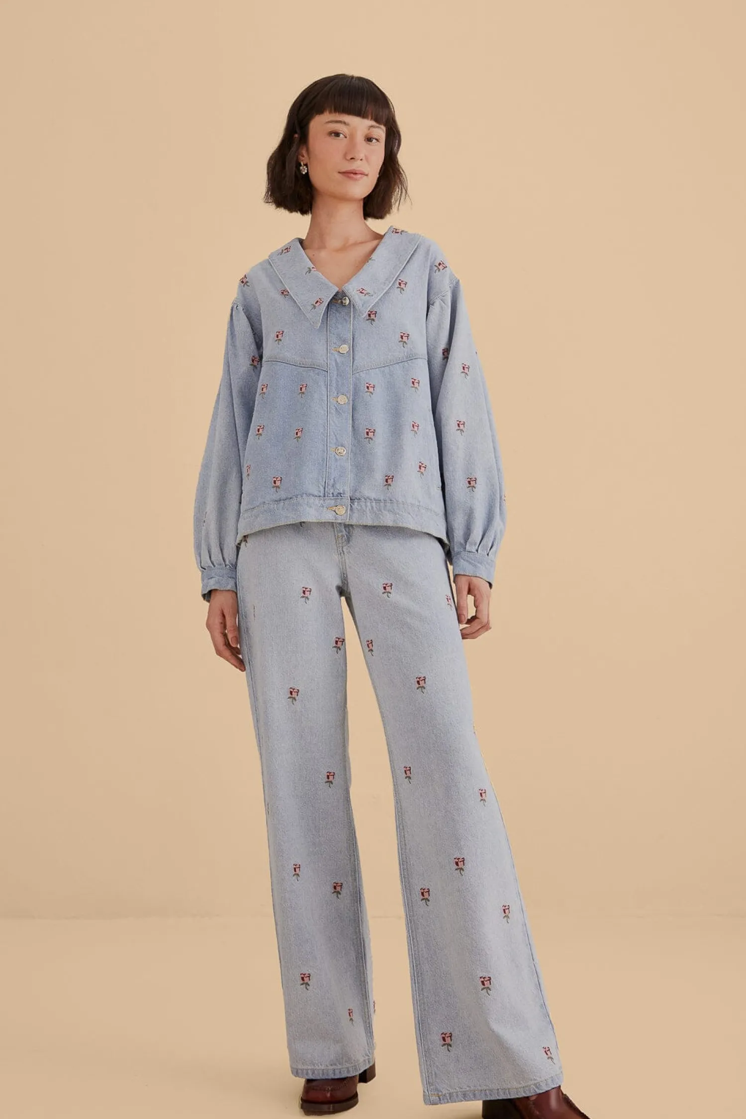 FARM Rio ROSE EMBROIDERED DENIM PANTS
