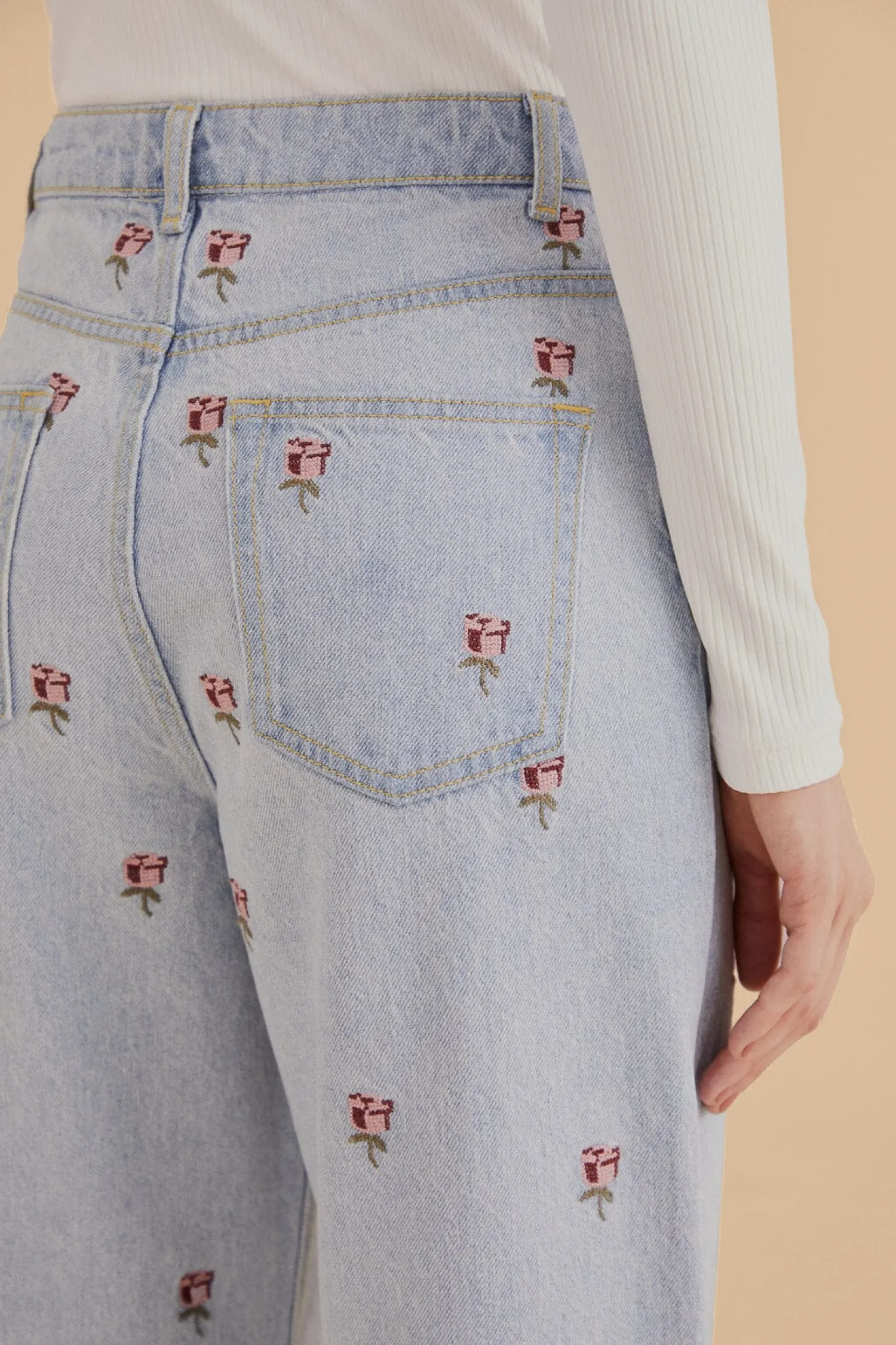 FARM Rio ROSE EMBROIDERED DENIM PANTS
