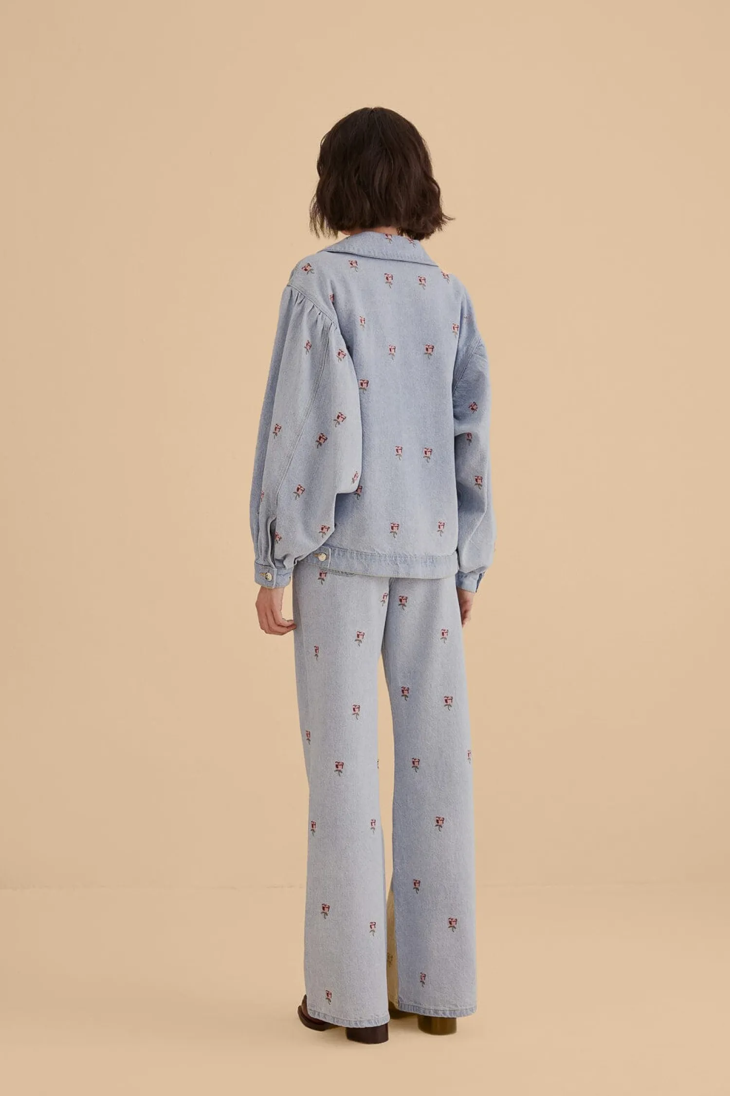 FARM Rio ROSE EMBROIDERED DENIM PANTS