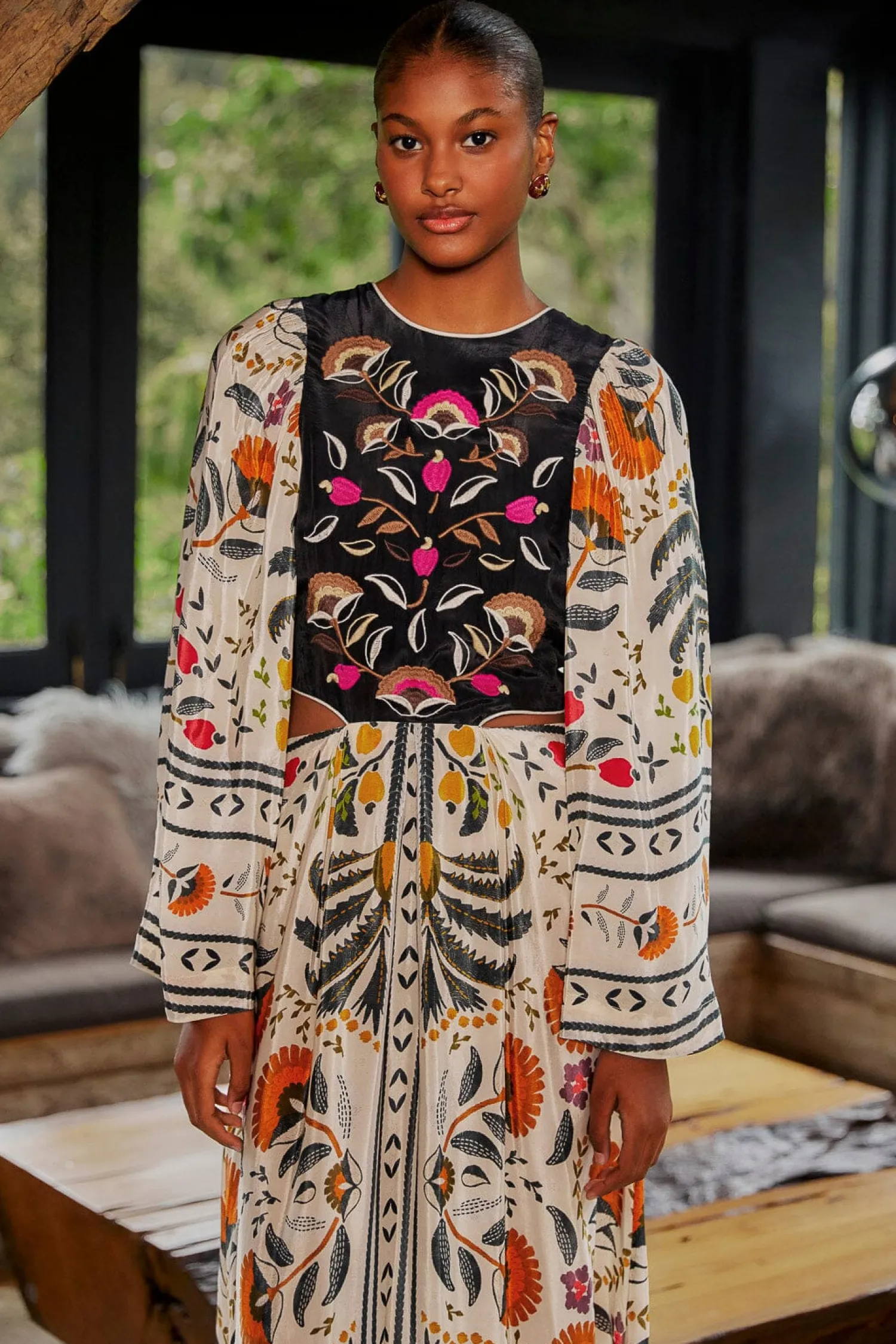 FARM Rio SAND PALMS PARADISE EMBROIDERED CUT OUT MIDI DRESS