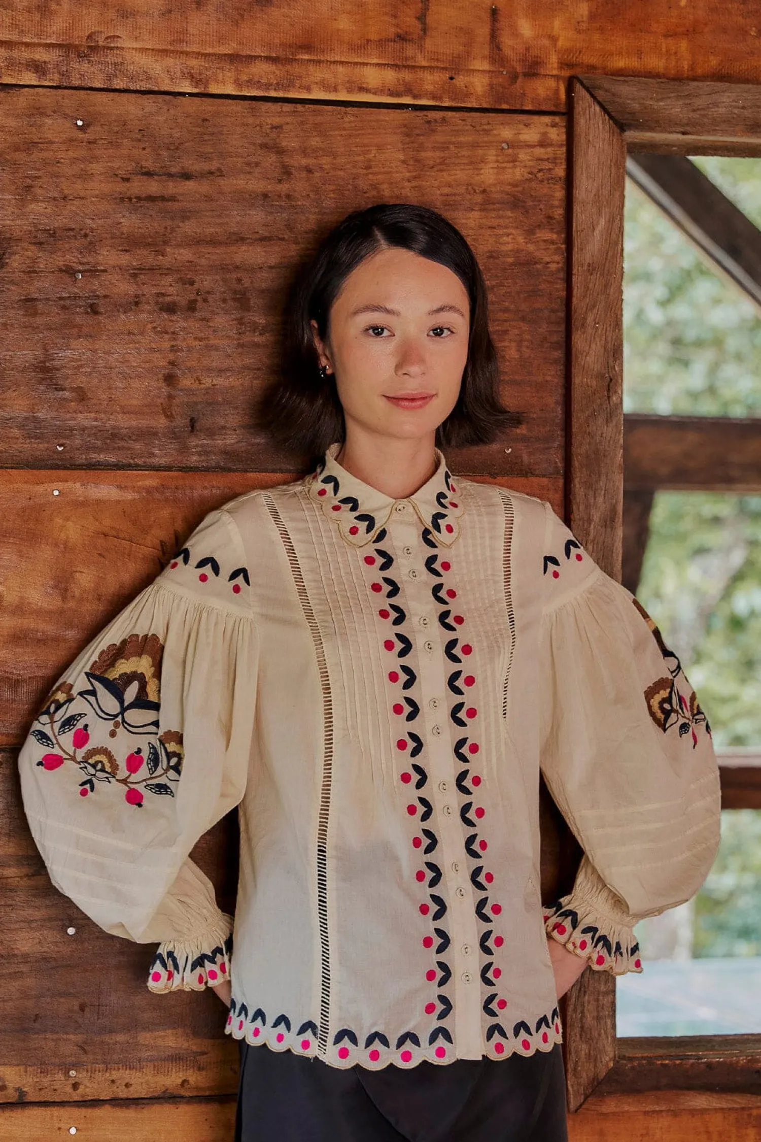 FARM Rio SAND PALMS PARADISE EMBROIDERED BLOUSE