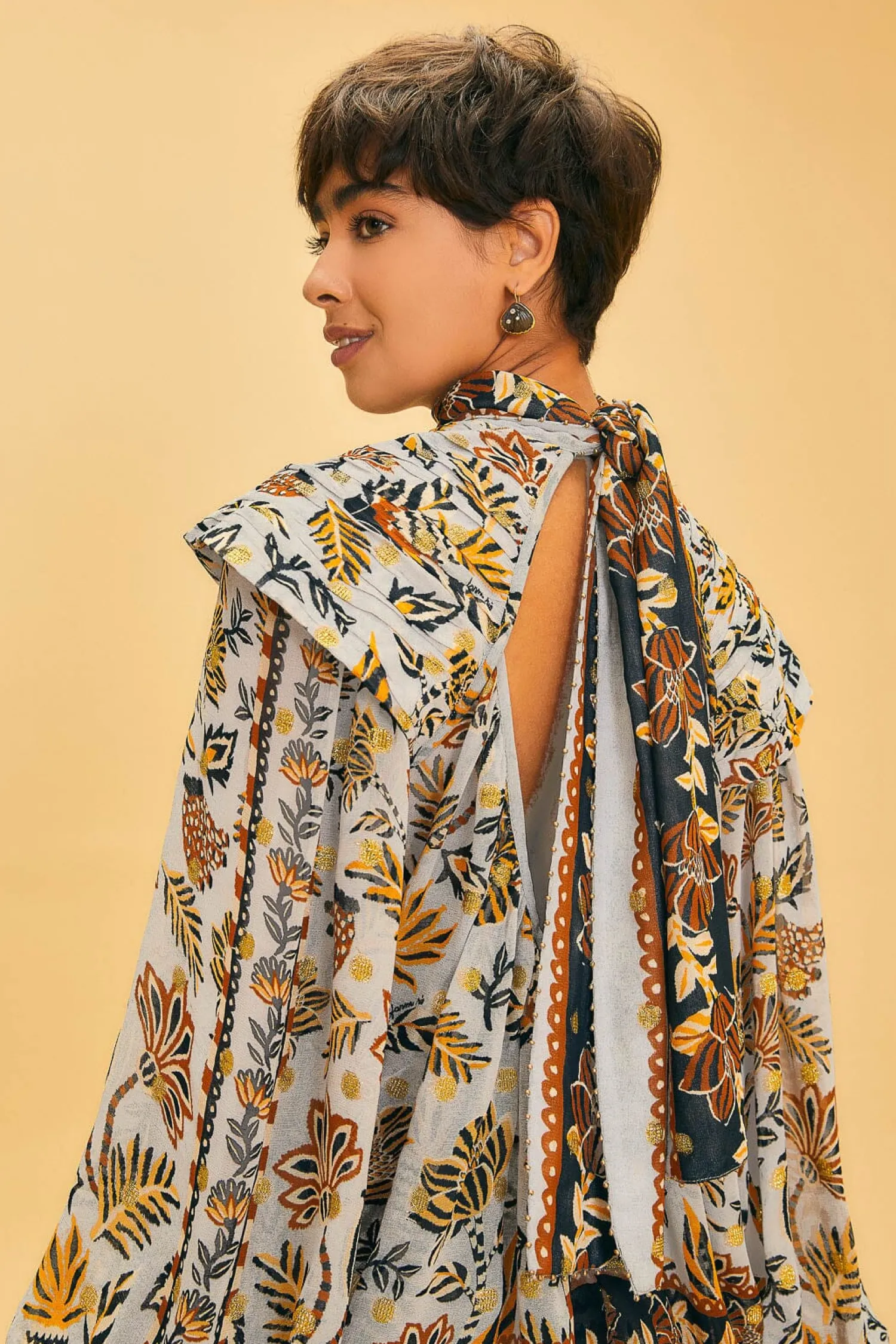 FARM Rio SILVER FLORAL TAPESTRY LONG SLEEVE BLOUSE