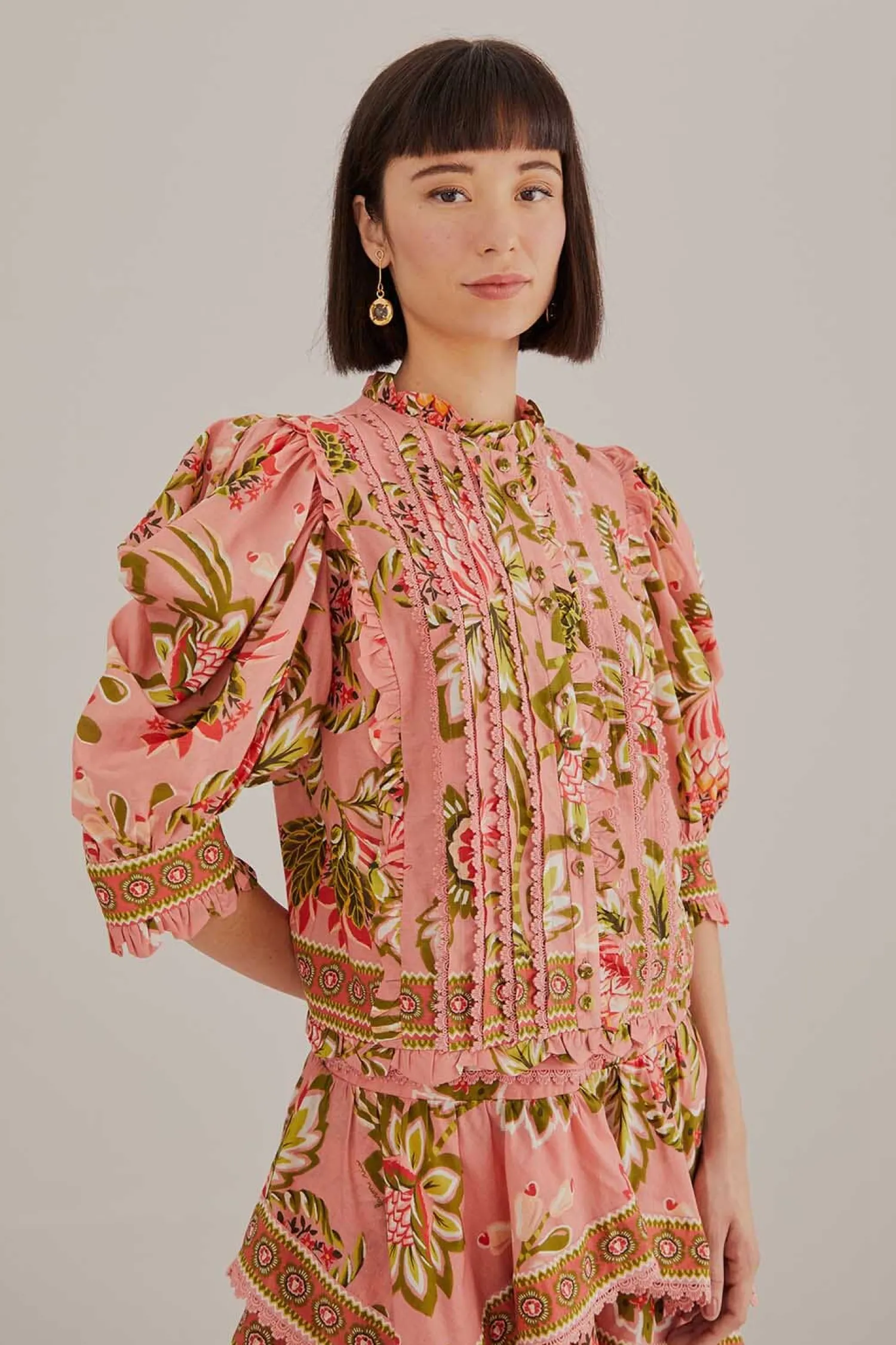 FARM Rio SOFT PINK AURA FLORAL SHORT SLEEVE BLOUSE